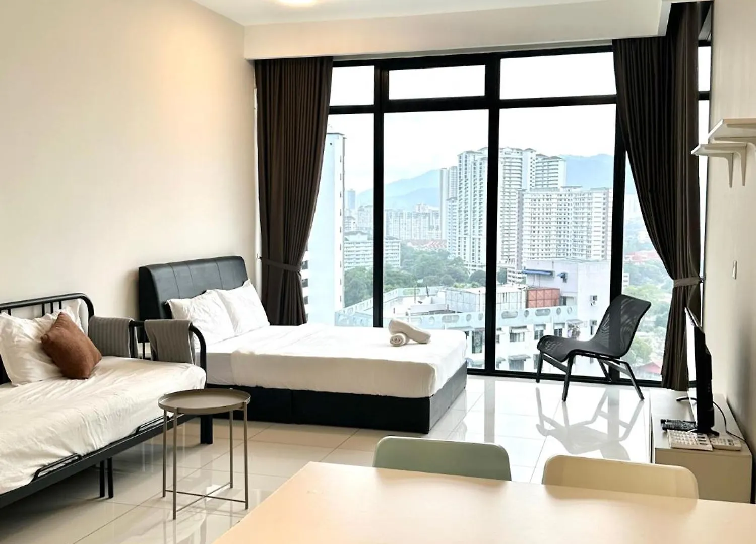 Beacon Executive Suites - By Iz 乔治敦