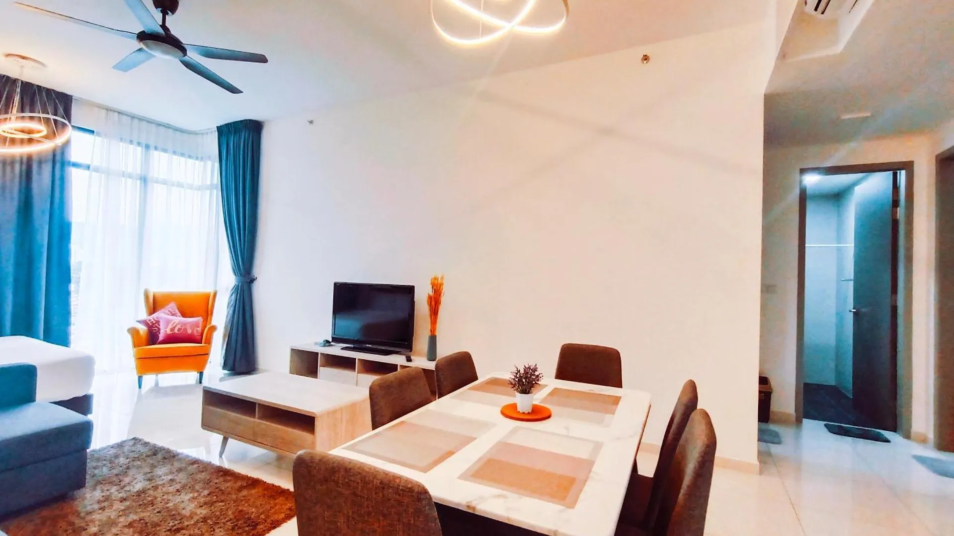 Beacon Executive Suites - By Iz 乔治敦
